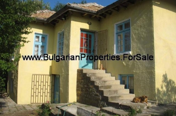 Продава се къща в село Априлово