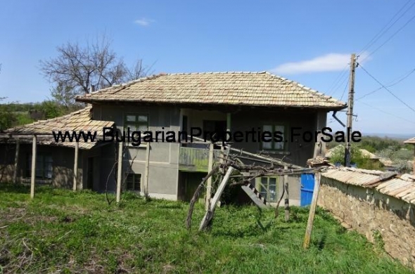 Продава се къща в село Звезда